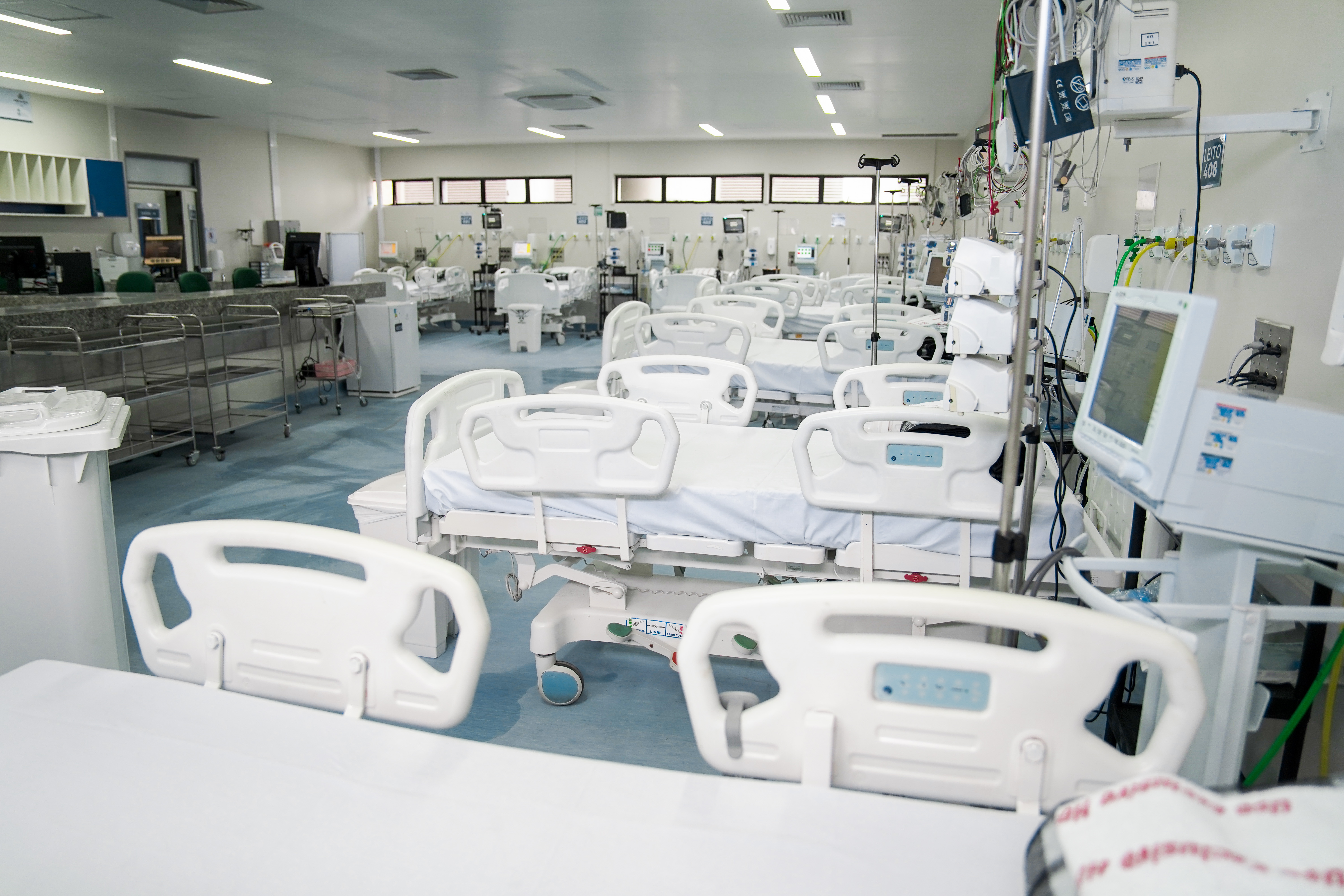 imagem mostra os leitos da UTI do IJF